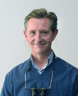 Dr. Michael Angell Vázquez